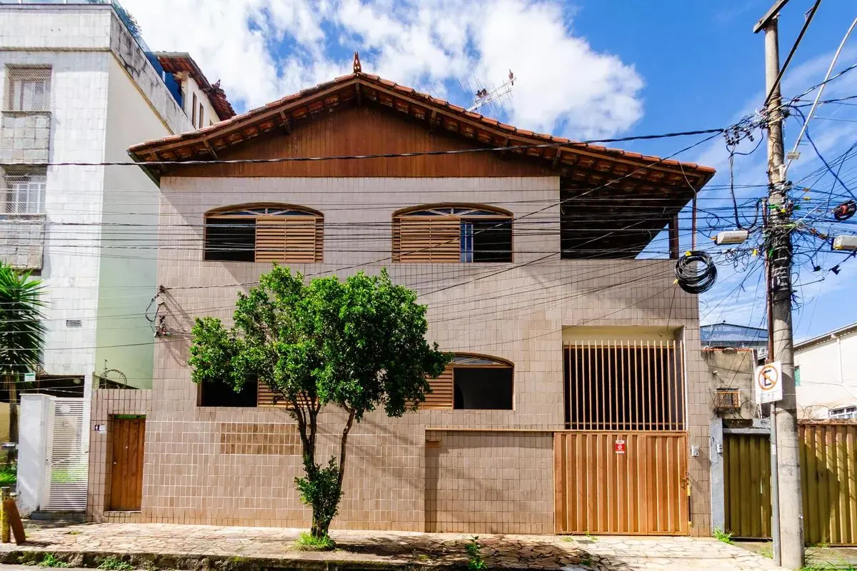 Casa 5 quartos no Padre Eustáquio — Padre Eustáquio, Belo Horizonte