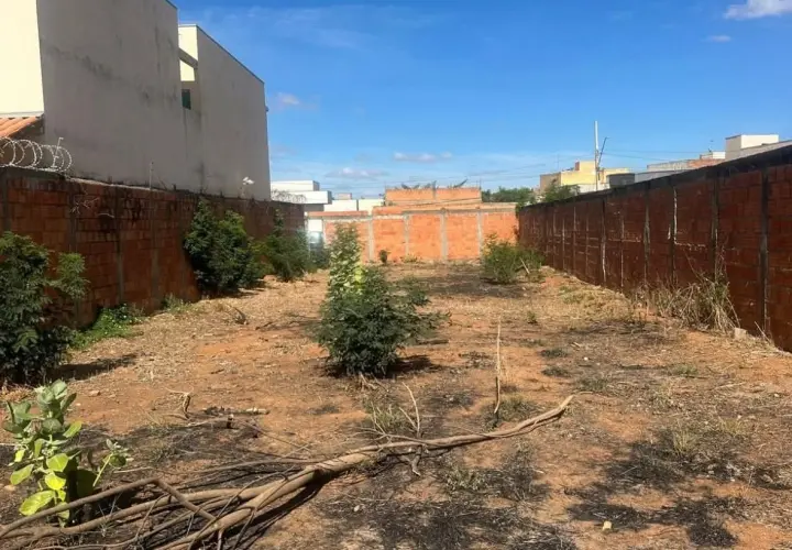 Lote 432 m² no Santo Antônio, Janaúba — Santo Antônio