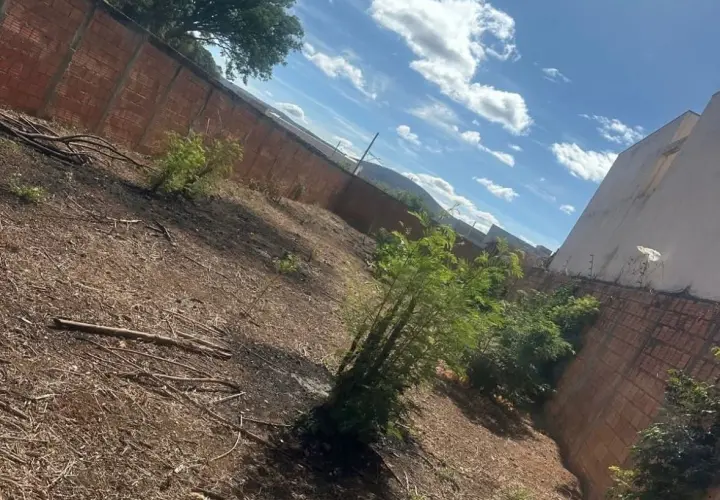 Foto 3 de Lote 432 m² no Santo Antônio, Janaúba — Santo Antônio, Janaúba